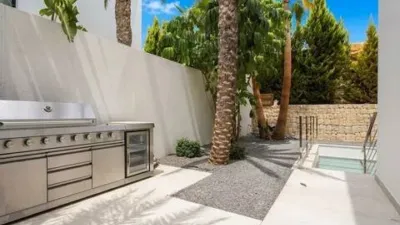 Chalet on Carrer Roma photo 7