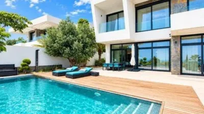Chalet on Carrer Roma photo 4