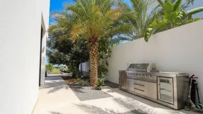 Chalet on Carrer Roma photo 8