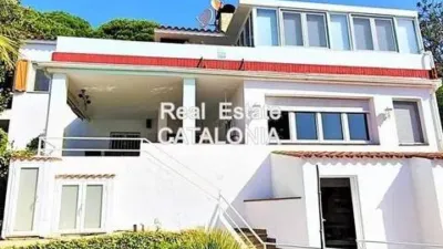 Chalet on Carrer del Riu Ter photo 3