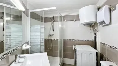 Apartment in Passatge Muga Delta photo 14