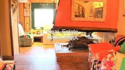 Chalet in Canyelles-La Montgoda photo 4