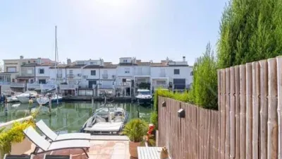 Townhouse in Carrer del Port de Rodas photo 33