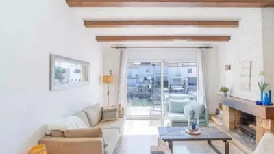 Townhouse in Carrer del Port de Rodas photo 10