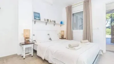 Townhouse in Carrer del Port de Rodas photo 19