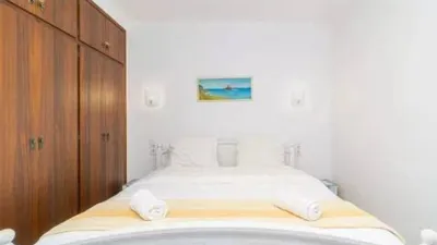 Townhouse in Carrer del Port de Rodas photo 25