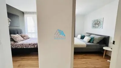 Apartment on Avinguda de Catalunya Zone photo 17