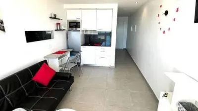 Apartment in Passatge Muga Delta photo 14