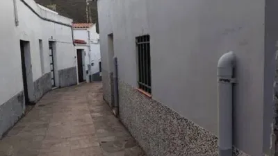 Terraced house on Calle San Juan Bautista photo 4