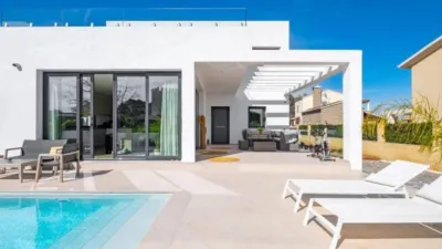 Chalet on Carrer San Marino photo 6