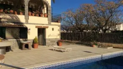 Chalet in Passatge Requesens photo 3