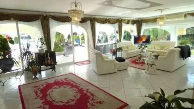 Chalet on Calle Empuries A, 2 B photo 2