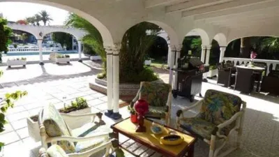 Chalet on Calle Empuries A, 2 B photo 8