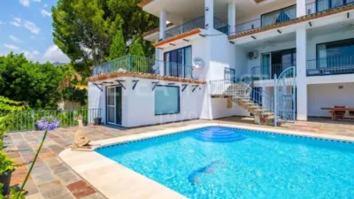 Chalet on Avenida Bernia photo 8