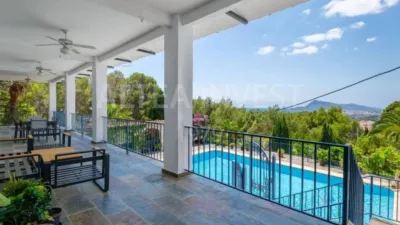 Chalet on Avenida Bernia photo 10