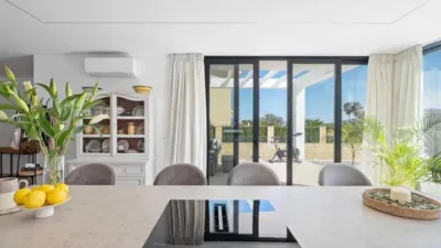 Chalet on Carrer San Marino photo 13
