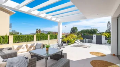 Chalet on Carrer San Marino photo 9
