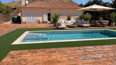 Chalet in Colmenar de Oreja photo 2