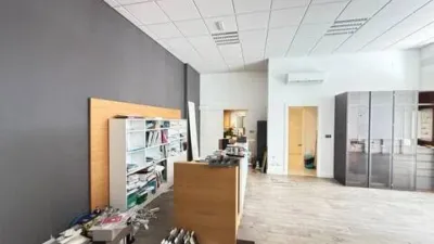 Local comercial en alquiler en Rúa Candido Varela - Més