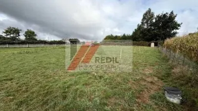 Terreno en venta en A Axilda - Más