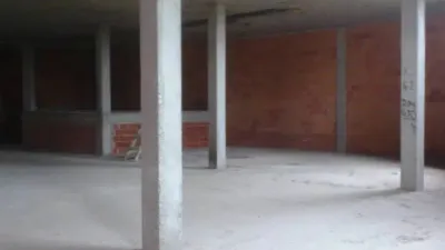 Local comercial en venta en Avenida Barraña - Más
