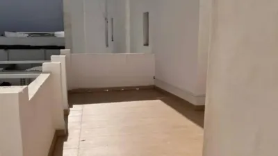 Ático en alquiler en Calle Marqués de Nervión, cerca de Calle Cardenal Lluch, Nervión (Distrito Nervión. Sevilla Capital) de 1.400 €<span>/mes</span>