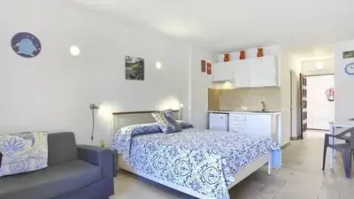 Apartment on Avenida Santiago Puig photo 2