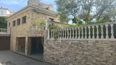 Chalet on Avinguda Sant Marc photo 2