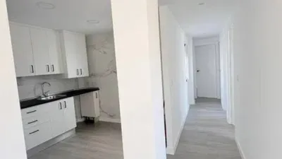 Piso en venta en Avenida de los Almogávares, cerca de Avenida de la Virgen de Linares - Vista 4