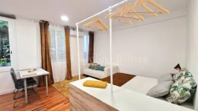 Piso en alquiler en El Raval - Imagen 4