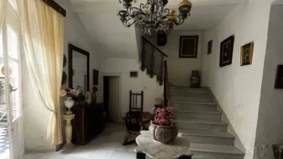 Chalet in Mancha Real photo 2