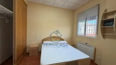 Piso – Hellín, Isso - Más