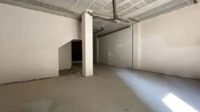 Local comercial en venta en Campus Sur-Santa Marta - Más