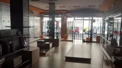 Local comercial en alquiler en Hellín - Vista 2