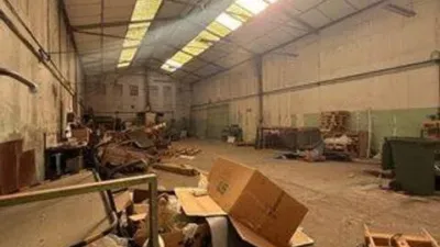 Nave industrial en venta en Calle de Jesús - Más