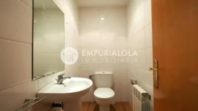Piso en venta en Carrer d'En Mairó, cerca de Carrer de la Riera Ginjolers, Centre (Roses) de 229.000 €