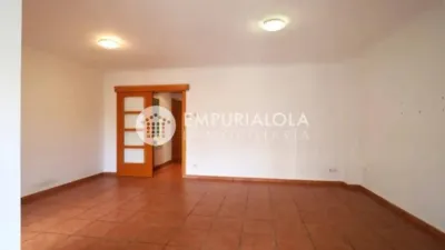 Piso en venta en Carrer d'En Mairó, cerca de Carrer de la Riera Ginjolers, Centre (Roses) de 229.000 €