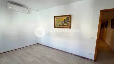 Piso en venta en Avinguda de Rhode, cerca de Carrer d' Aragó, Port Esportiu-Canyelles-Puig Rom (Roses) de 162.000 €