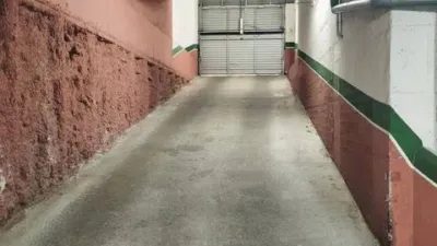 Garaje en alquiler en Carrer de Sant Valentí, cerca de Carrer del Mas Adei - Más