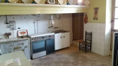 Chalet en venta en Calle Constitución, cerca de Calle Divino Morales, Aliseda de 42.000 €