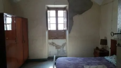 Chalet en venta en Calle Constitución, cerca de Calle Divino Morales, Aliseda de 42.000 €
