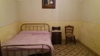 Chalet en venta en Calle Constitución, cerca de Calle Divino Morales, Aliseda de 42.000 €