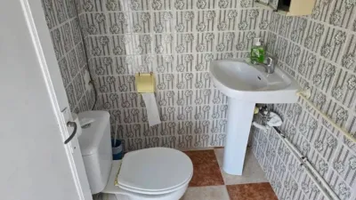 Chalet en venta en Calle Puerto, Aliseda de 45.000 €