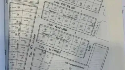 Terreno en venta en Calle de Rìo Mundo - Más