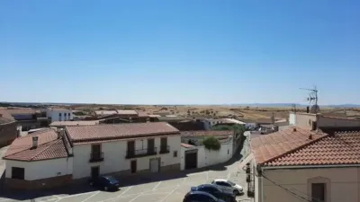 Chalet en venta en Plaza del Coso, Brozas de 29.900 €