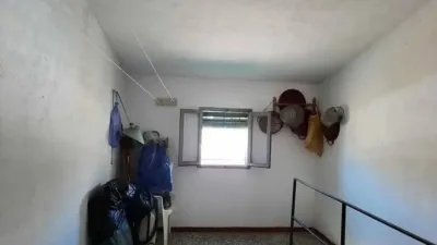 Chalet en venta en Plaza del Coso, Brozas de 29.900 €