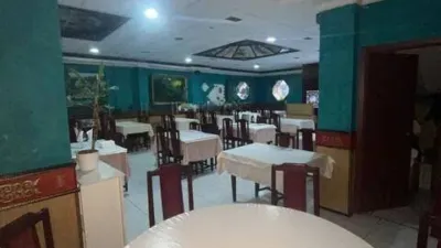 Local comercial en alquiler en Avenida de Finisterre, cerca de Rúa Gramela - Más