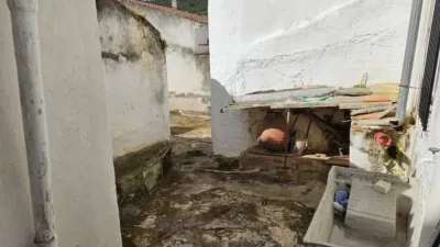 Chalet en venta en Calle Iglesia, Aliseda de 75.000 €