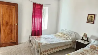 Chalet en venta en Calle Iglesia, Aliseda de 75.000 €