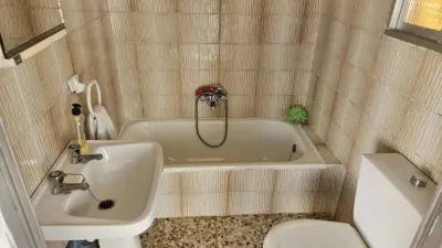 Chalet en venta en Calle Iglesia, Aliseda de 75.000 €